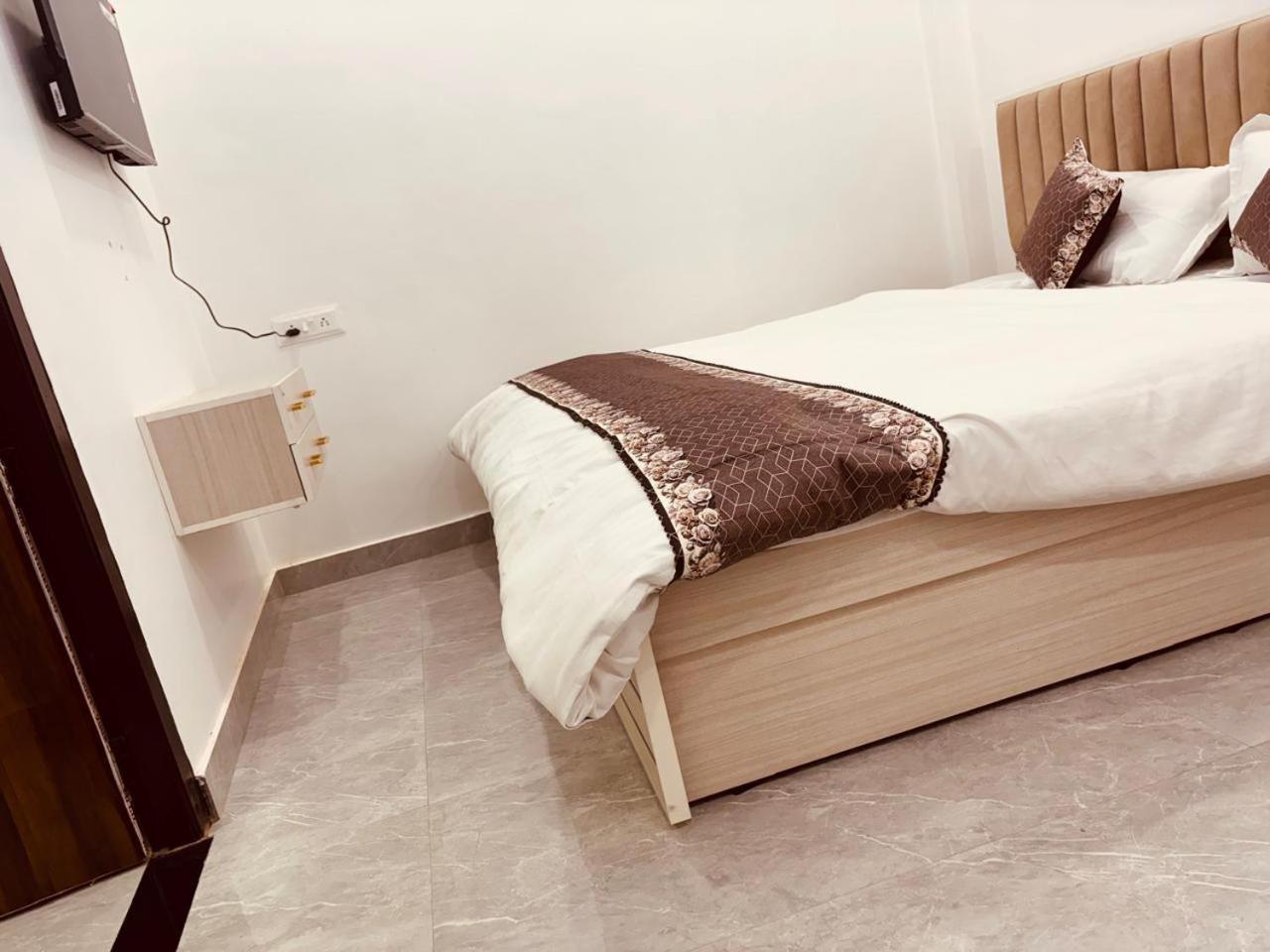 Shri Ram Darbar Hotel Ayodhya Kültér fotó