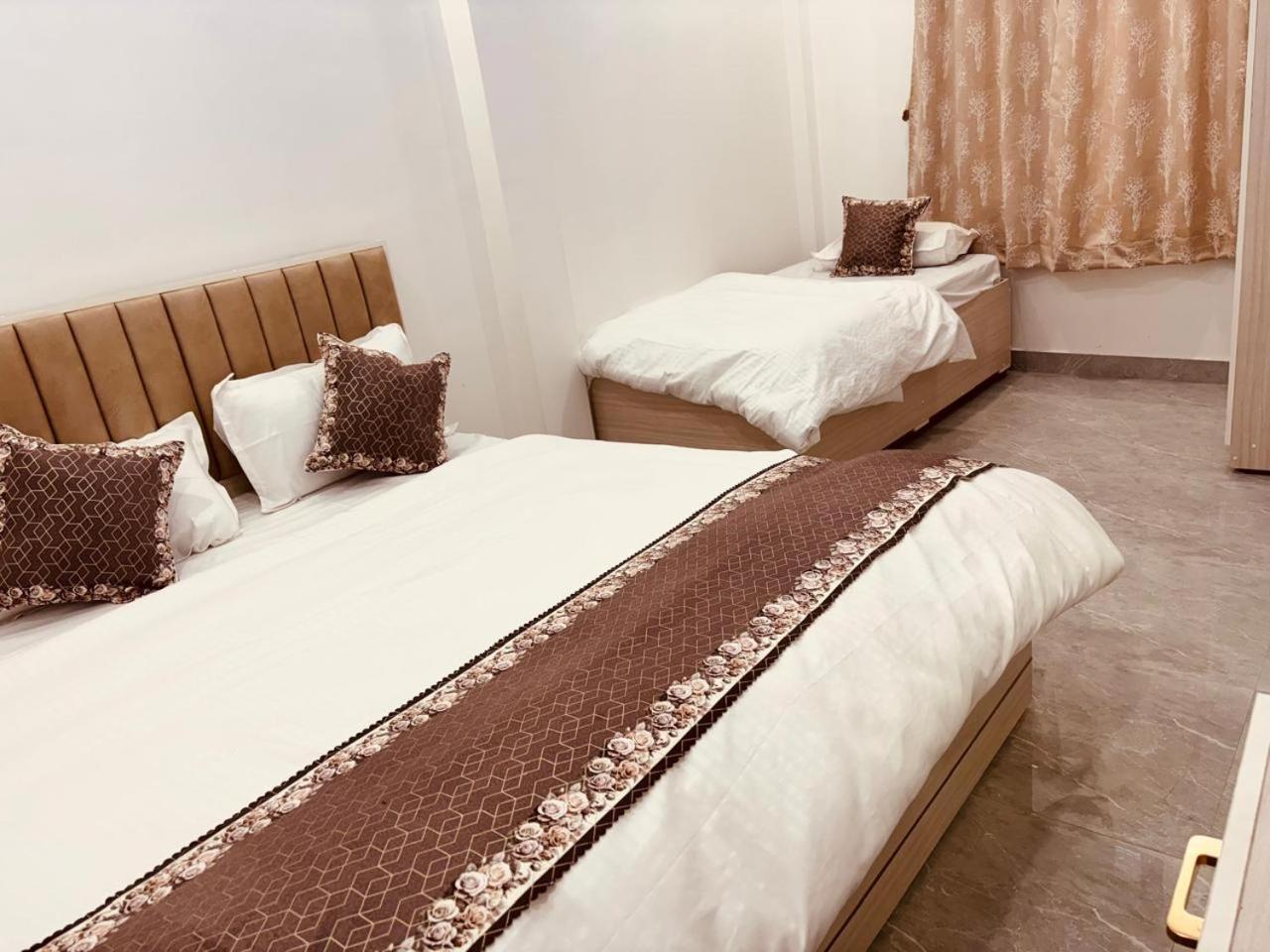Shri Ram Darbar Hotel Ayodhya Kültér fotó