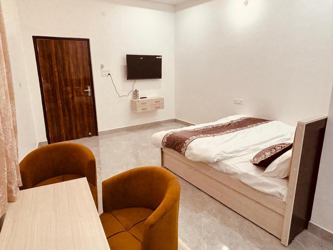 Shri Ram Darbar Hotel Ayodhya Kültér fotó