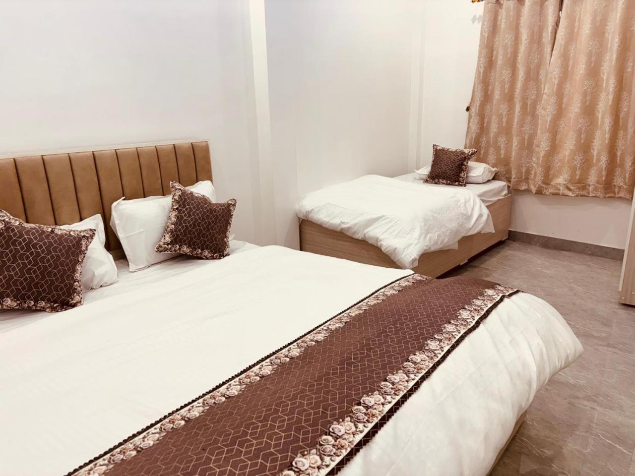 Shri Ram Darbar Hotel Ayodhya Kültér fotó