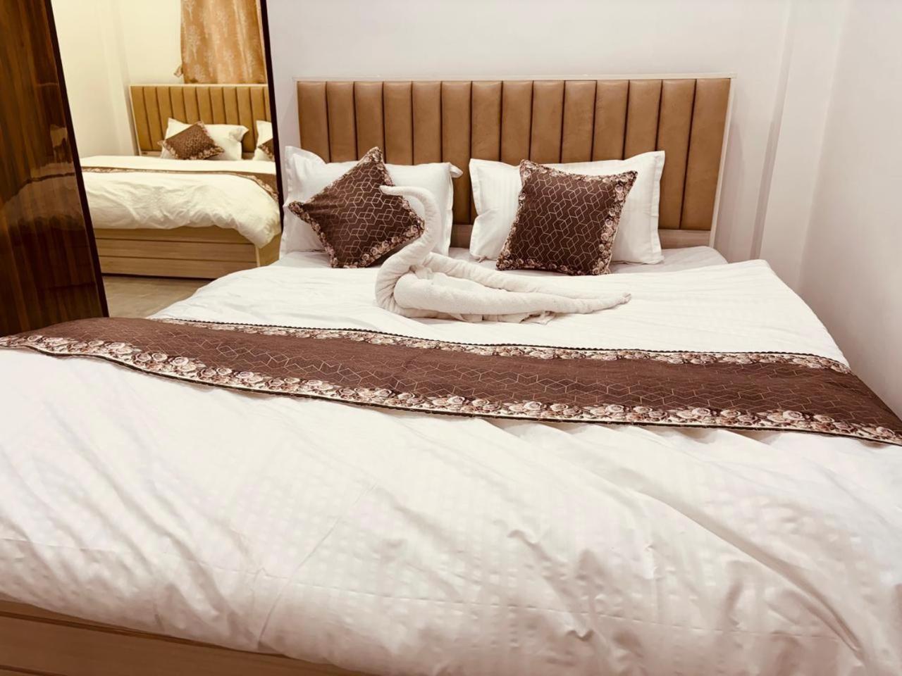 Shri Ram Darbar Hotel Ayodhya Kültér fotó