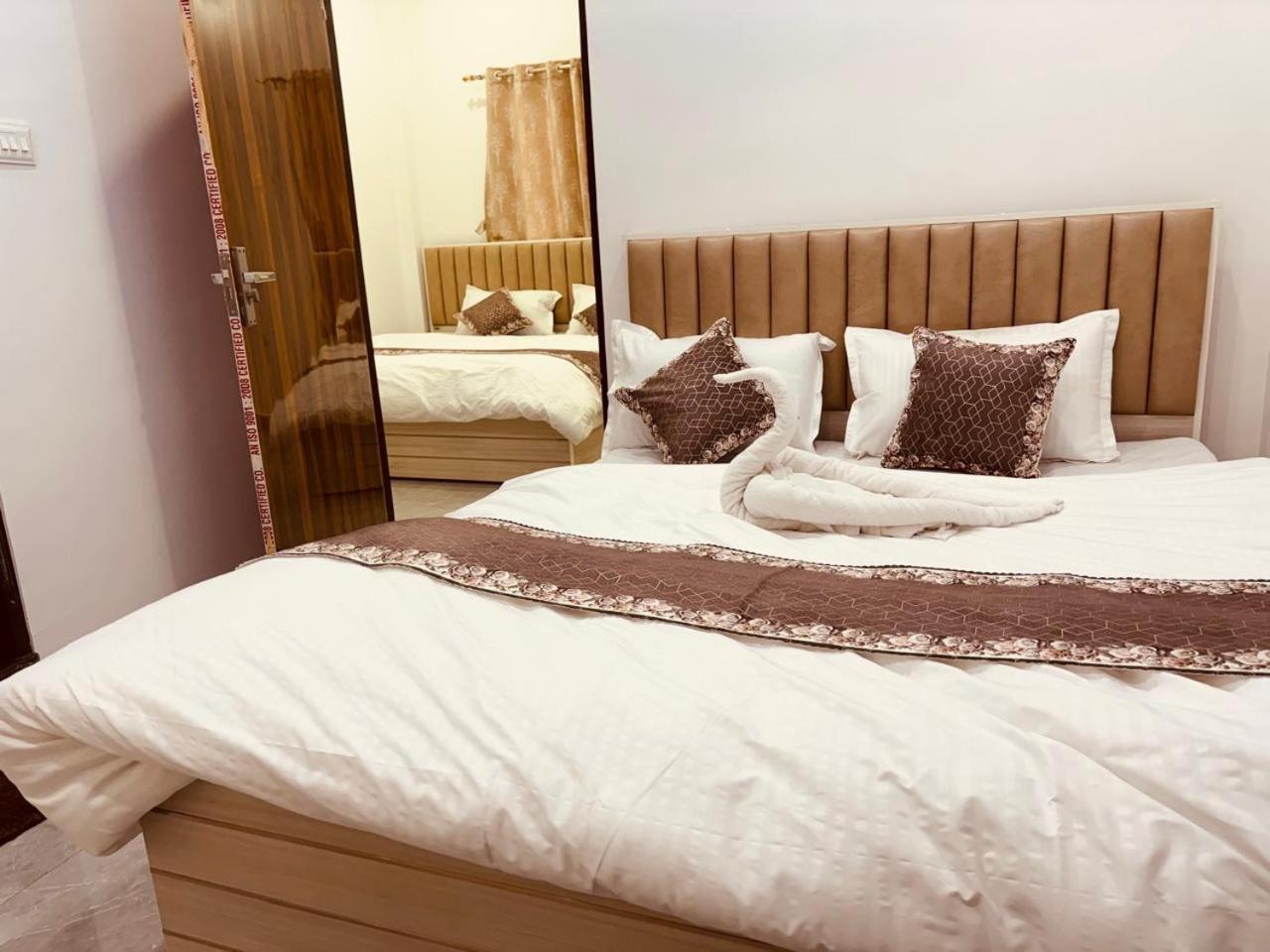 Shri Ram Darbar Hotel Ayodhya Kültér fotó