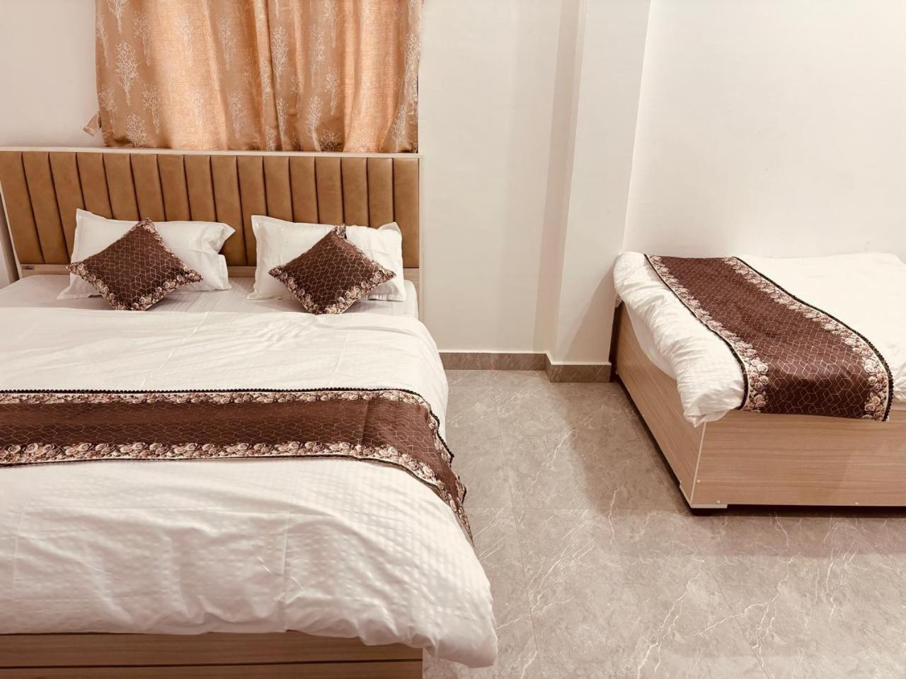 Shri Ram Darbar Hotel Ayodhya Kültér fotó